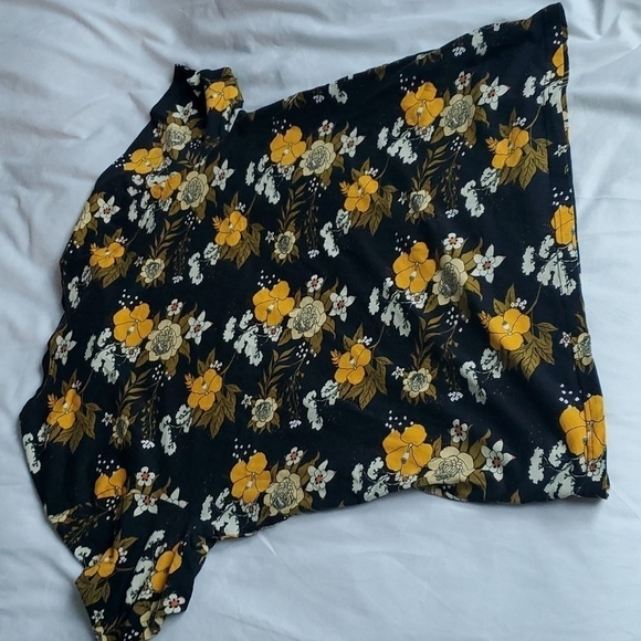 Puma Floral Trend AOP T-Shirt - Picture 7 of 8